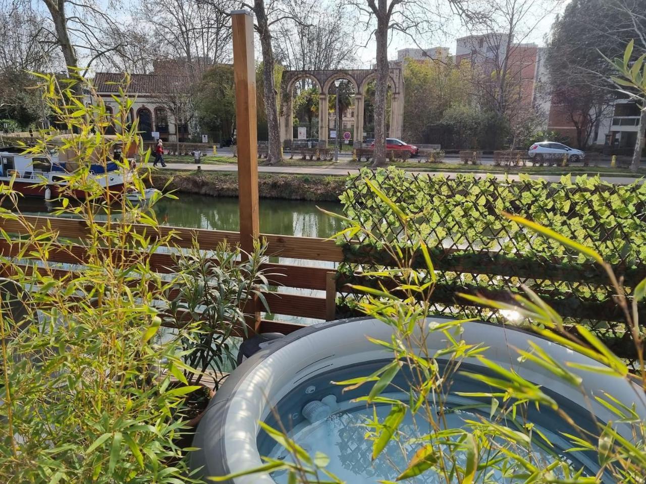 Peniche De Charme Avec Jacuzzi Sur Canal Du Midi Bateau-hôtel