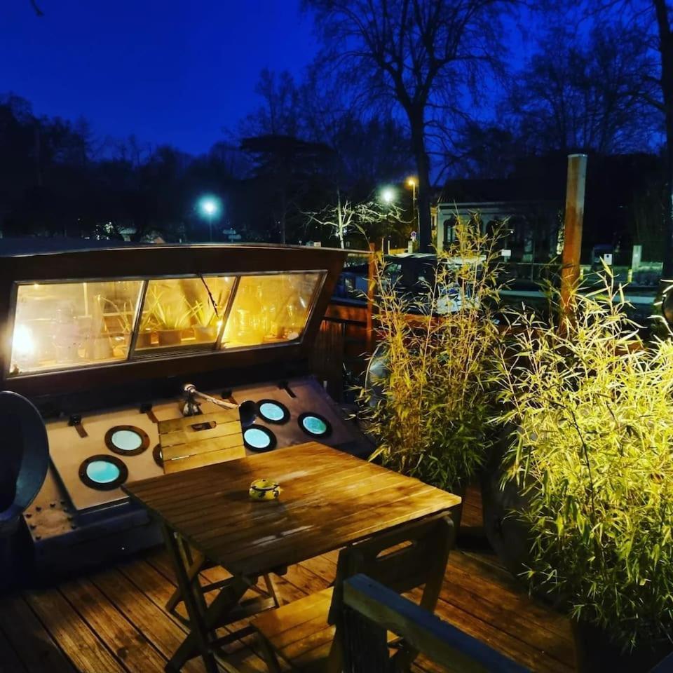 Bateau-hôtel Peniche De Charme Avec Jacuzzi Sur Canal Du Midi *